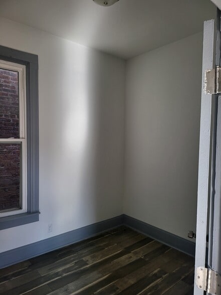 Building Photo - 1940 S Trumbull Ave