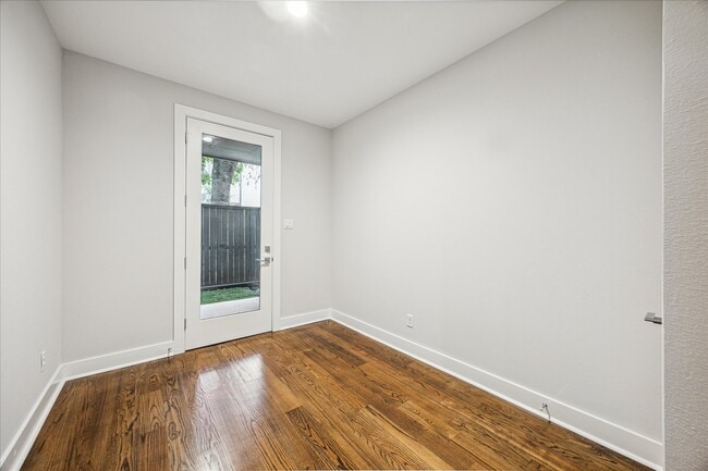 Building Photo - 1518 Houston Ave