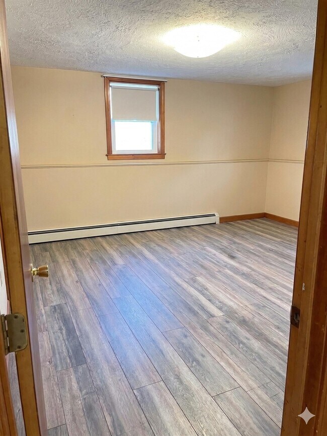 Building Photo - 103 Cable Ave