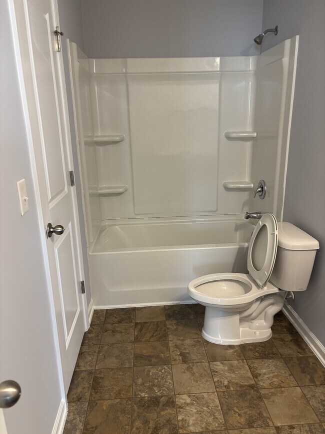 Building Photo - 145 Relict Dr