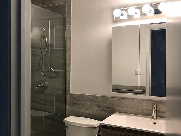 Building Photo - 807 Burnett Ave