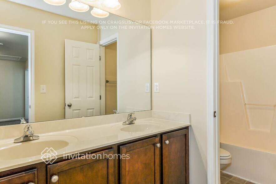 Building Photo - 6813 Osprey Landing Dr