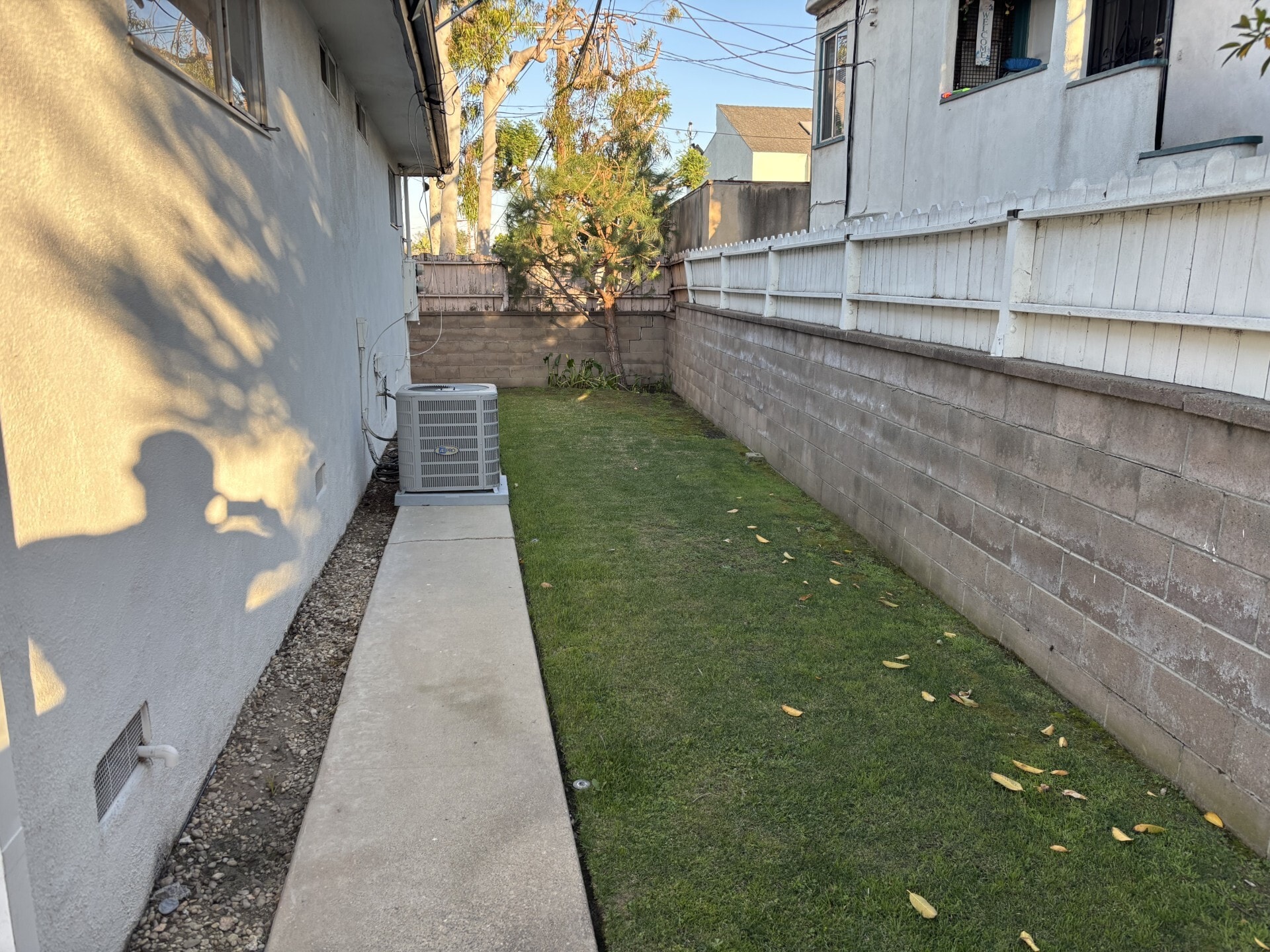 Private Back Yard - 366 1/2 E Hillsdale St