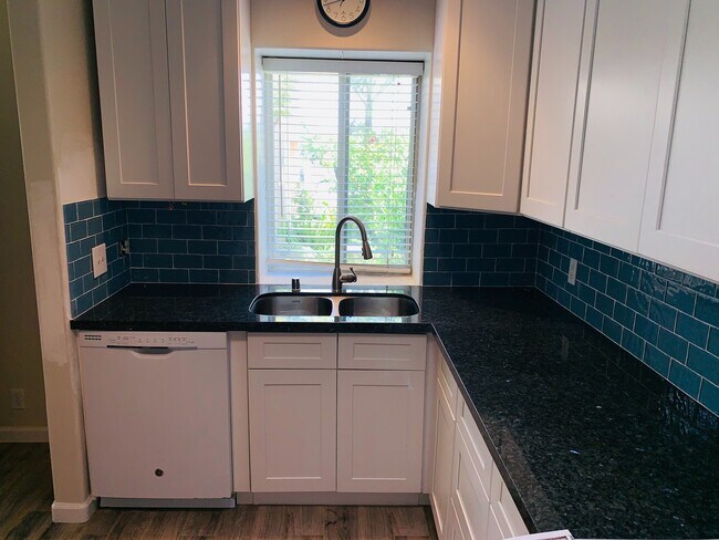 Building Photo - Leucadia Guest Cottage - Unfurnished