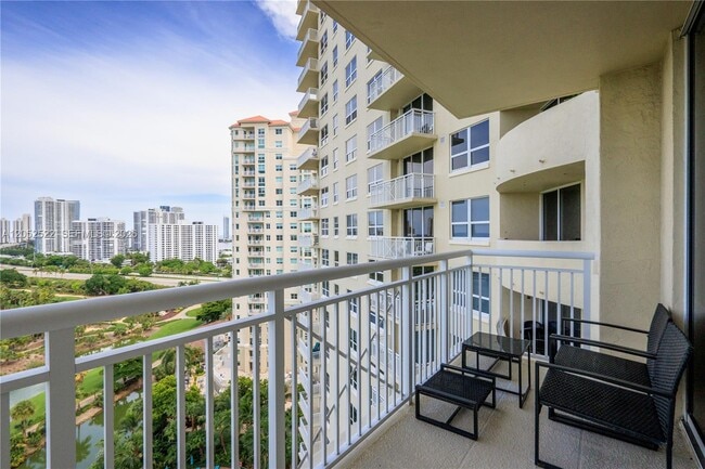 Building Photo - 19501 W Country Club Dr