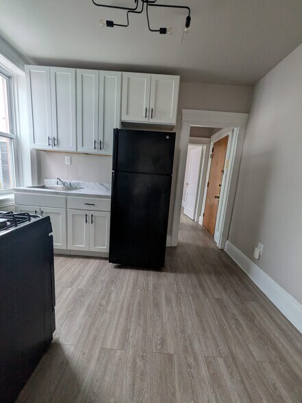 Building Photo - 489 Kennedy Blvd