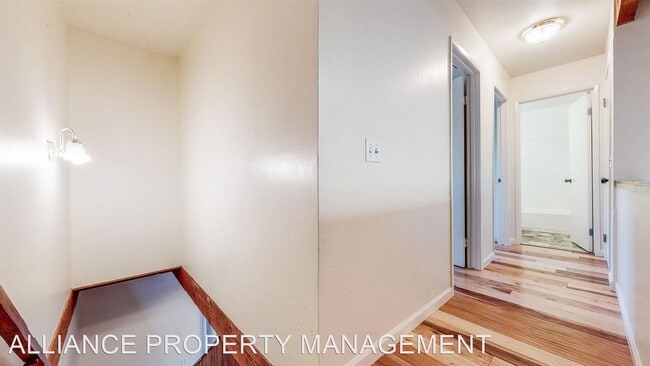 Building Photo - 3 br, 2 bath House - 72 Kingston Lane (Way