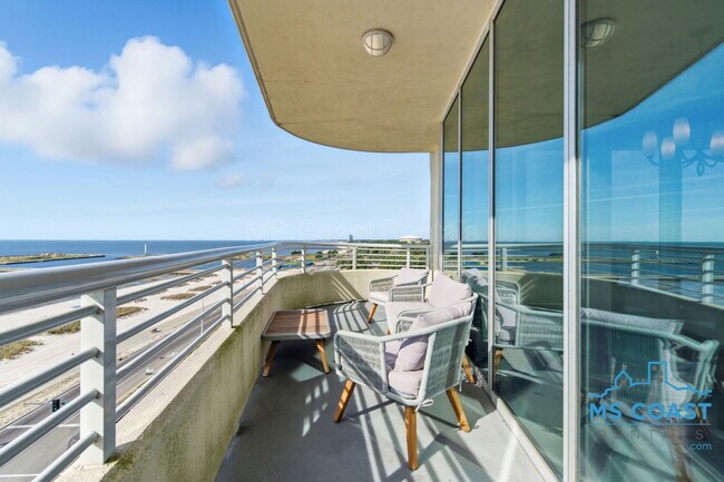 Building Photo - 2060 Beach Blvd