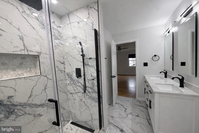 Building Photo - 1744 Lockerbie Ln