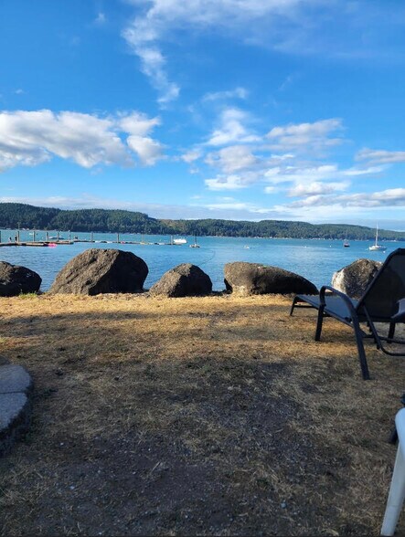 Building Photo - 60 East Falls Place