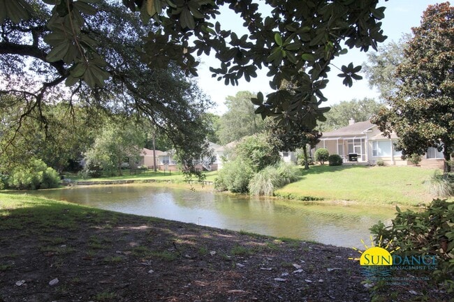 Building Photo - Lovely Ground Floor 1 Bedroom 1 Bath Condo in Bluewater Bay