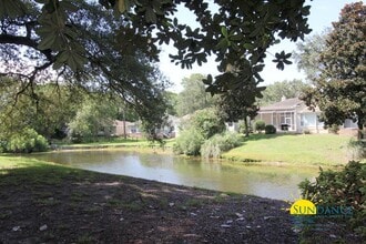 Building Photo - Lovely Ground Floor 1 Bedroom 1 Bath Condo in Bluewater Bay