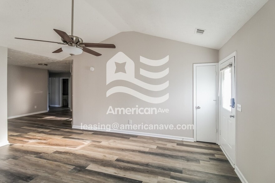 Building Photo - 882 Stafford Ct