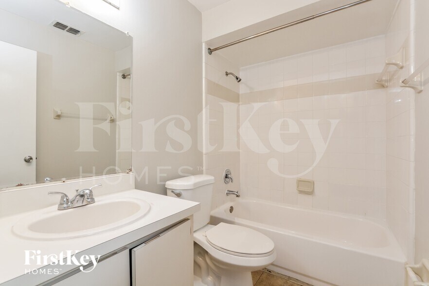 Building Photo - 3428 Westland Dr