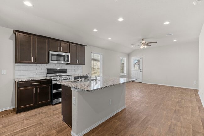 Building Photo - 8303 Amaryllis Ct