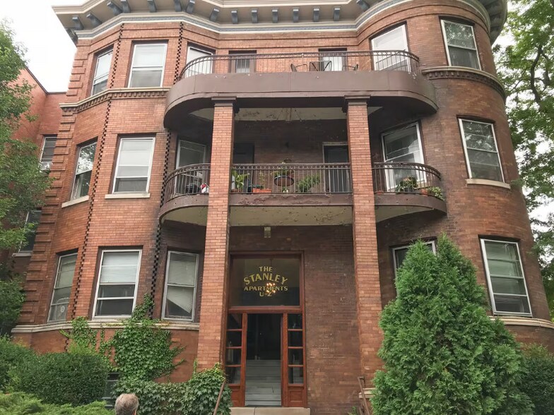 Building Photo - 2582 N Stowell Ave