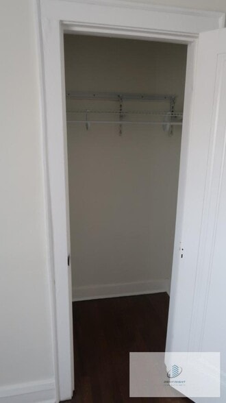 Building Photo - 5507-09.5 N Lincoln Ave