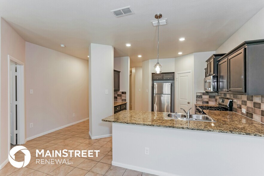 Building Photo - 10024 Poinsett Wy