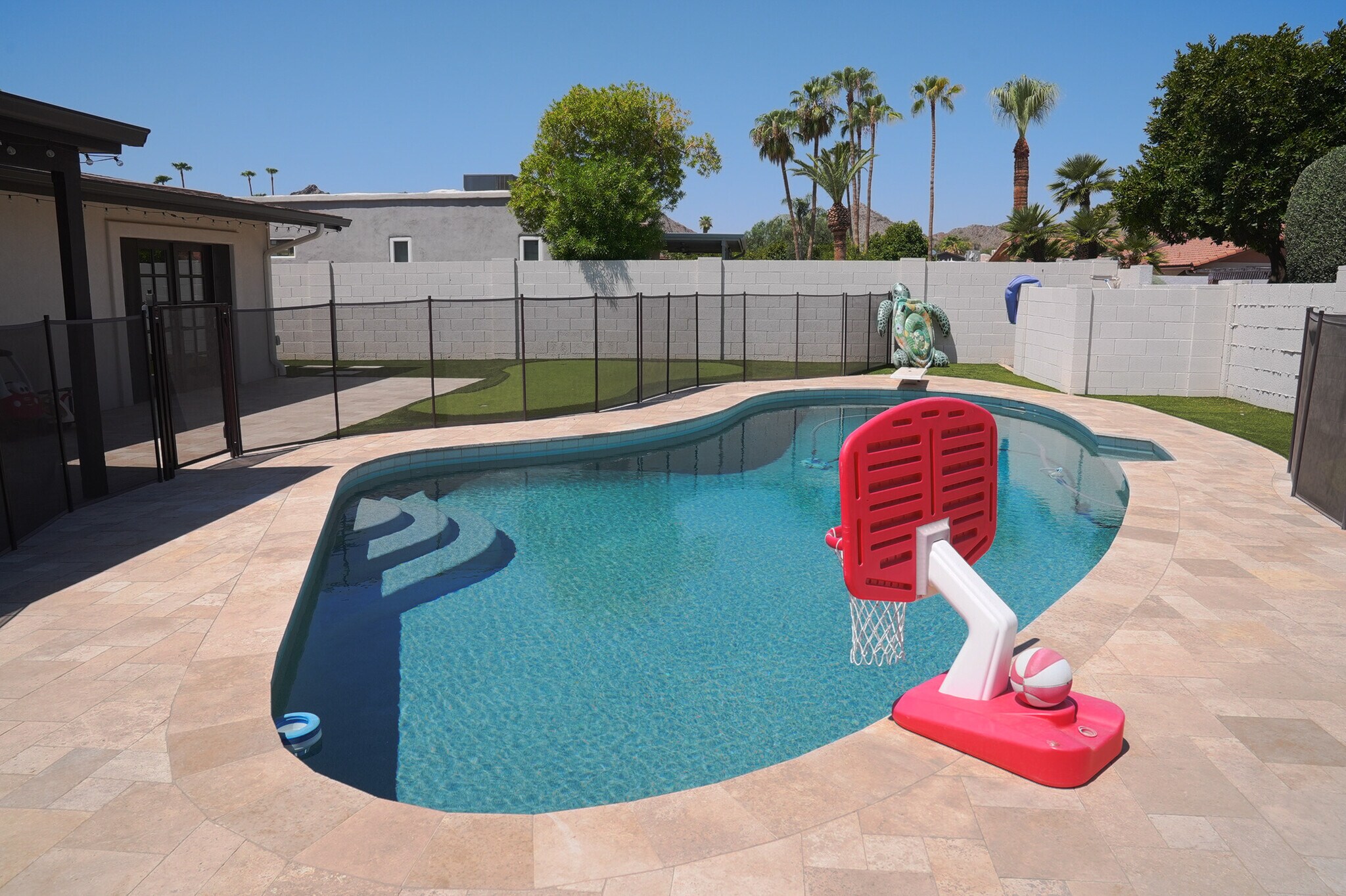 Building Photo - 2526 E Mercer Ln