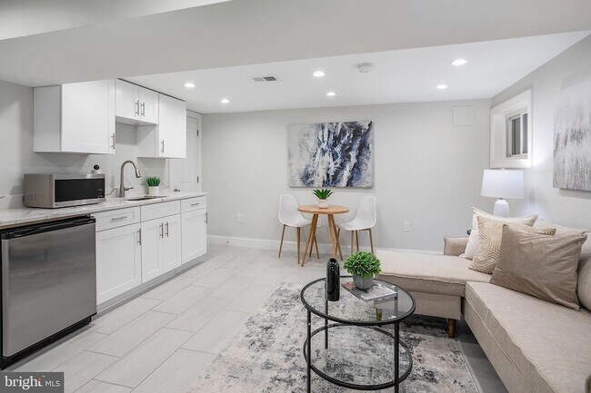 Building Photo - 4023 New Hampshire Ave NW