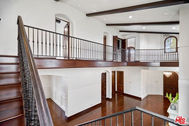 Building Photo - 2901 Oak Ave