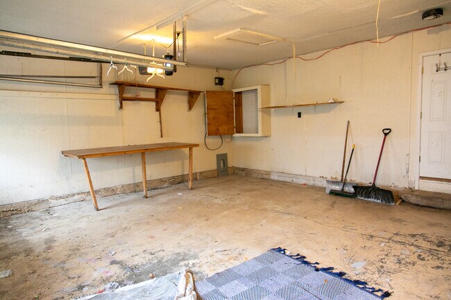 Building Photo - 9709 Bennington Ave