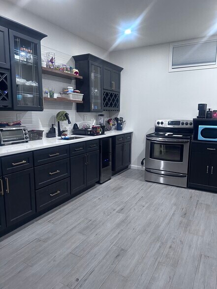 Building Photo - 105 Deer Park Rd