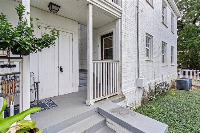 Building Photo - 214 Upham St