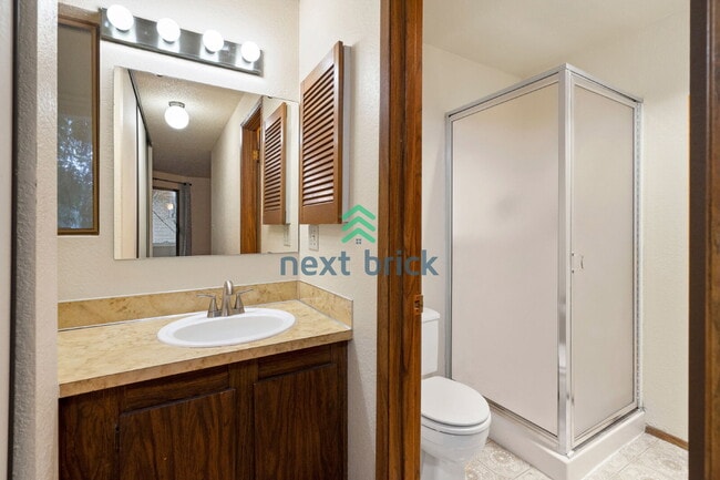 Building Photo - 2 BED & 2 BATH CONDO FOR RENT