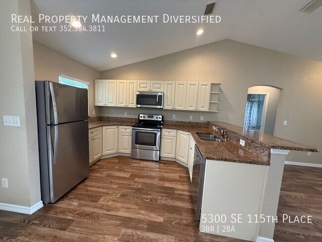 Building Photo - 5300 SE 115th Pl