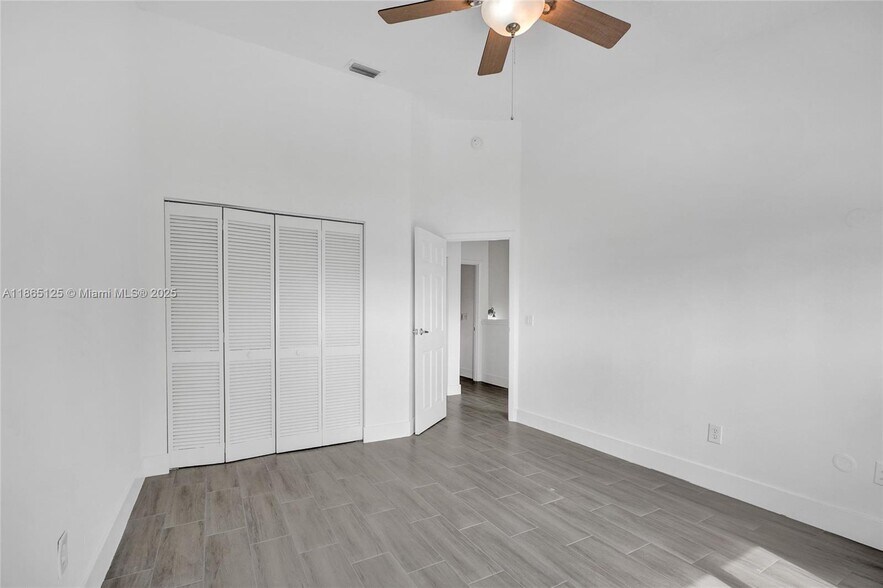 Building Photo - 4163 SW 85th Ave