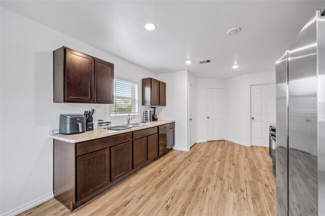 Building Photo - 32610 Orchard Haze Dr