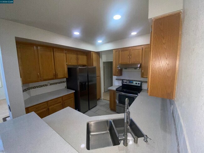 Building Photo - 293 Scotts Valley