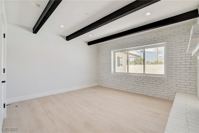 Building Photo - 3962 Euclid St