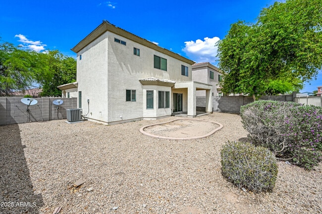 Building Photo - 605 W Latona Rd