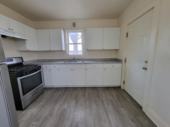 Building Photo - 2453A Mound Rd