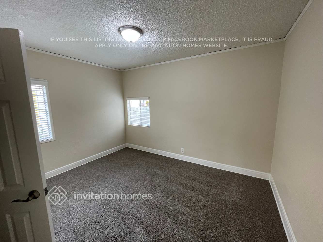 Building Photo - 641 W 106th St