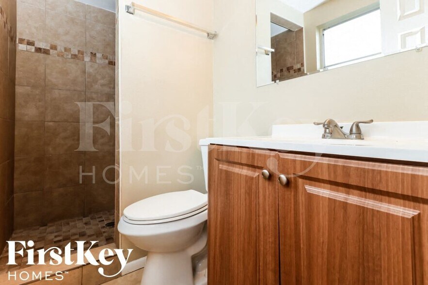Building Photo - 7124 Cay Dr