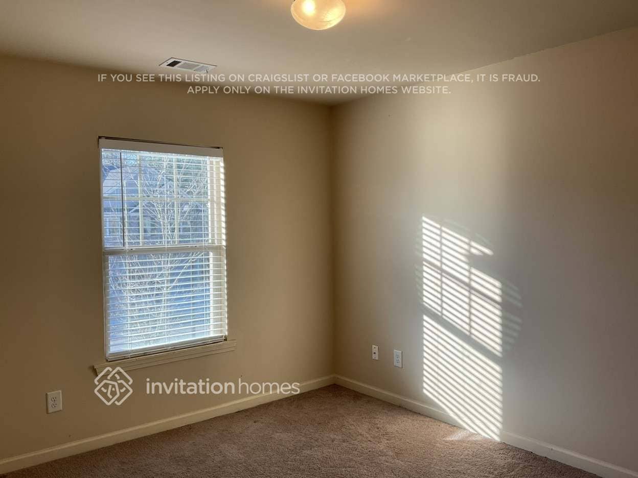 Building Photo - 3670 Brookhollow Dr