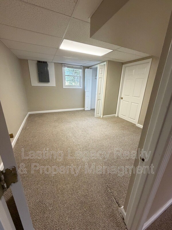 Building Photo - 179 Canterbury Dr