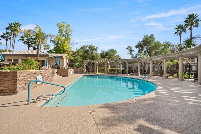 Building Photo - Remodeled one bed one bath Kierland Condo