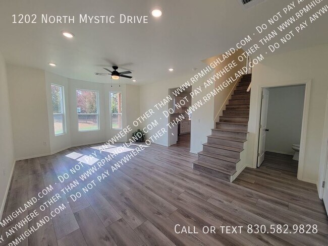Building Photo - 1202 Mystic Dr