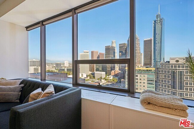 Building Photo - 1100 Wilshire Blvd
