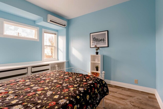 Building Photo - 4004 SE Division St