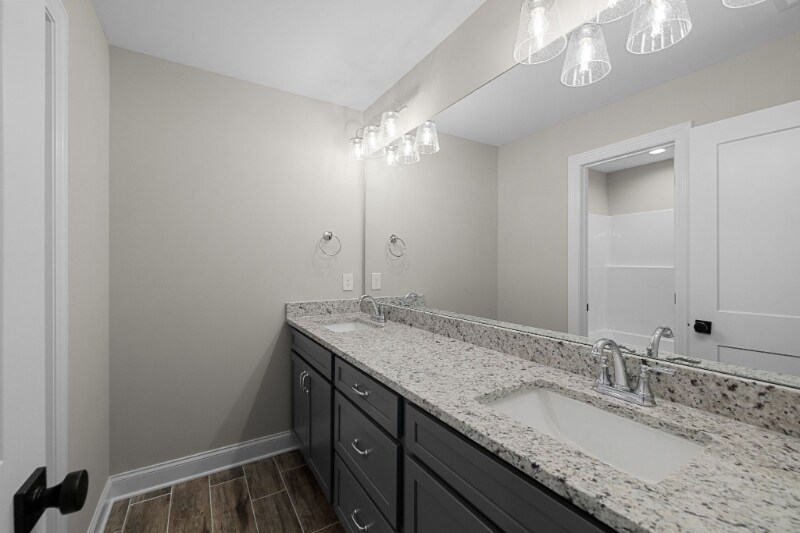 Building Photo - 1909 Gracie Bug Lp