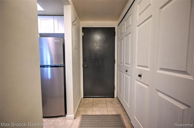 Building Photo - 35300 Woodward Ave