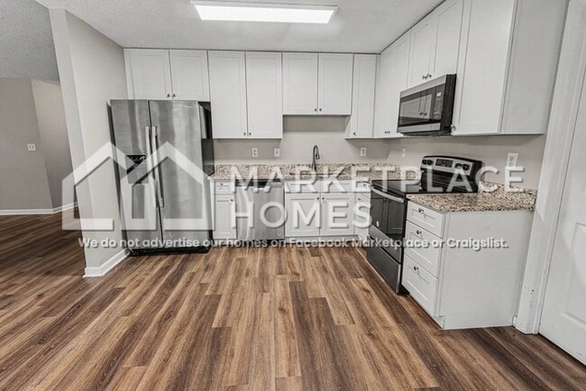 Building Photo - 225 Falcon Ridge Dr