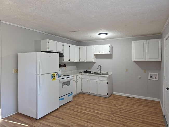 Building Photo - ROWESVILLE