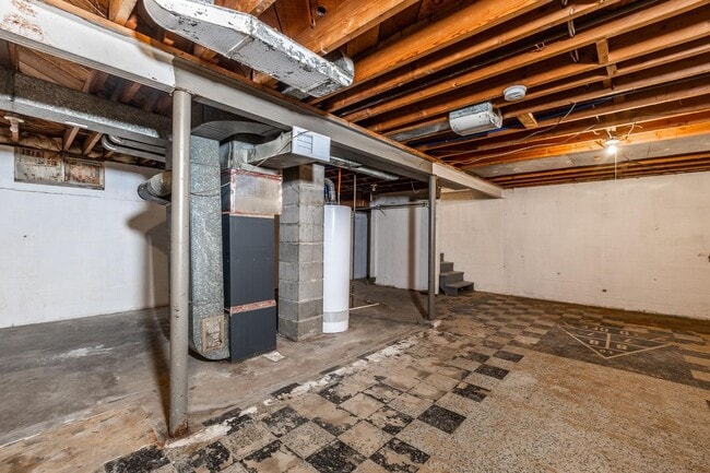 Building Photo - Stylish Simplicity: 2 Bed, 1 Bath Single-F...