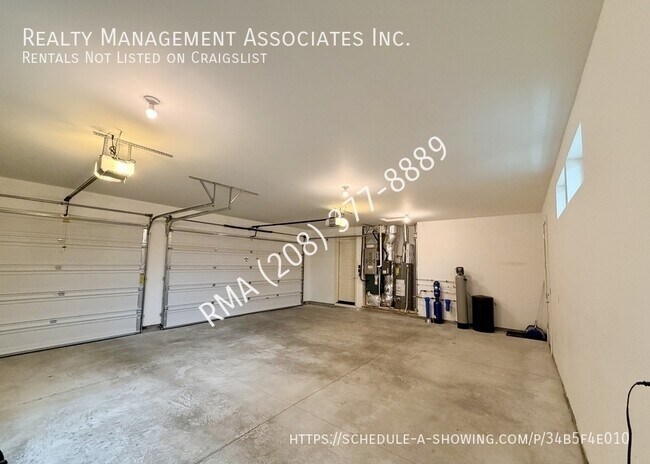 Building Photo - 2552 E Boise Ave